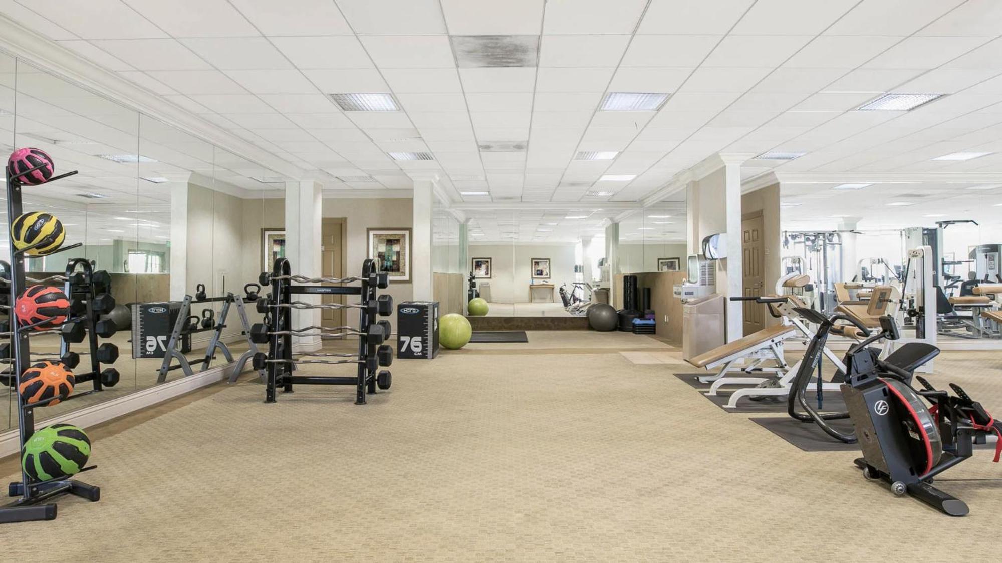Stayelegant Exclusive In Mdr-venice With Gym & Hottub Apartamento